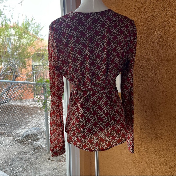 Cabi Ringleader Red Signet Chain Print Wrap Mesh Top - Picture 7 of 8